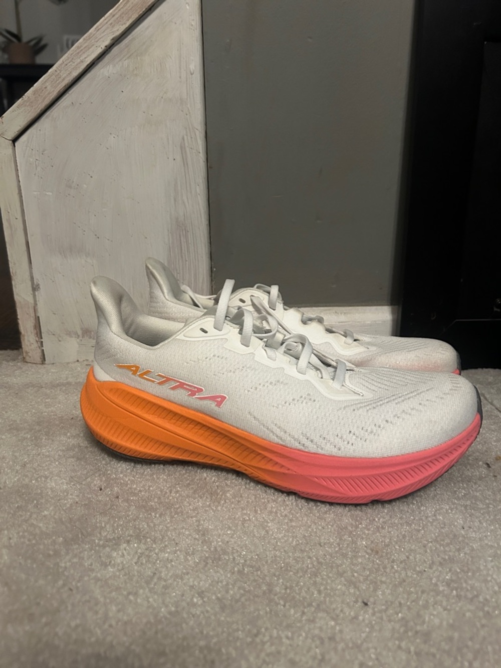 Altra Experience Flow 2 size 9 White Running Shoes with Orange and Pink Midsole